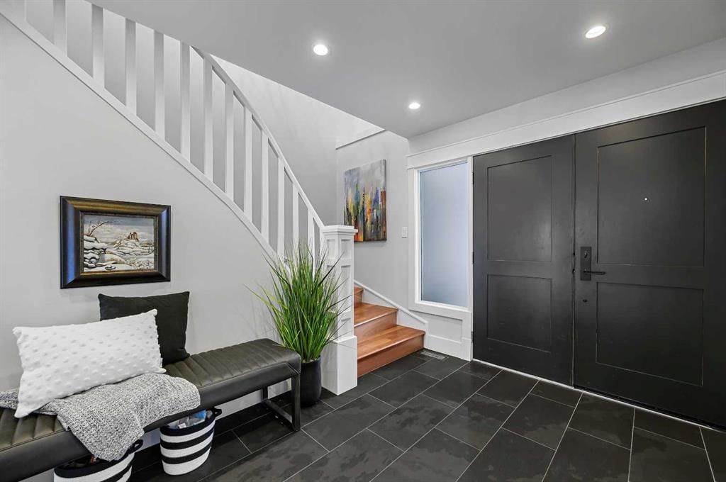116 Bay View Drive SW, Calgary — photo 3 of 38