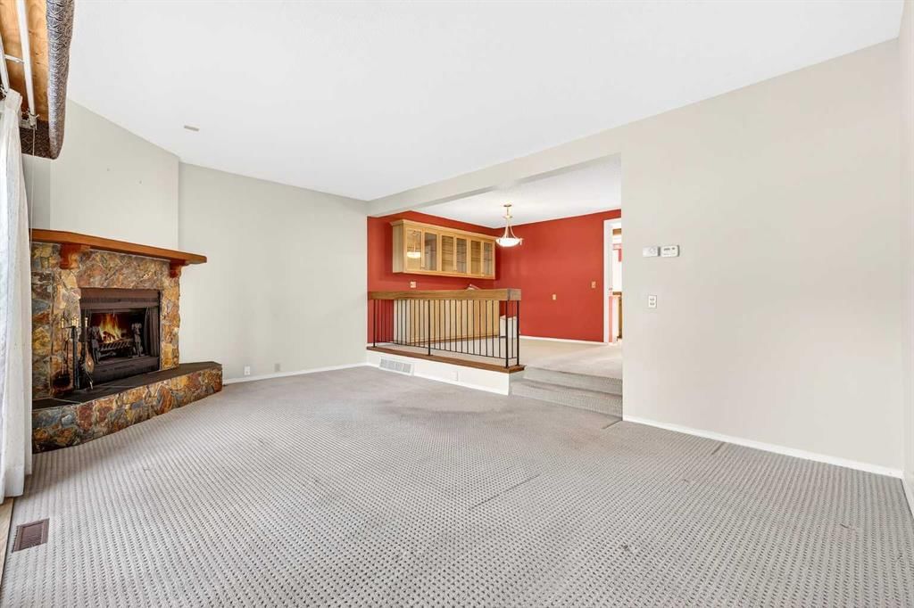 172 Glamis Terrace SW, Calgary — photo 5 of 36