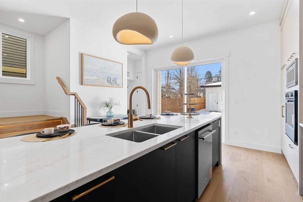 2419 26 Street SW, Calgary — photo 5 of 49