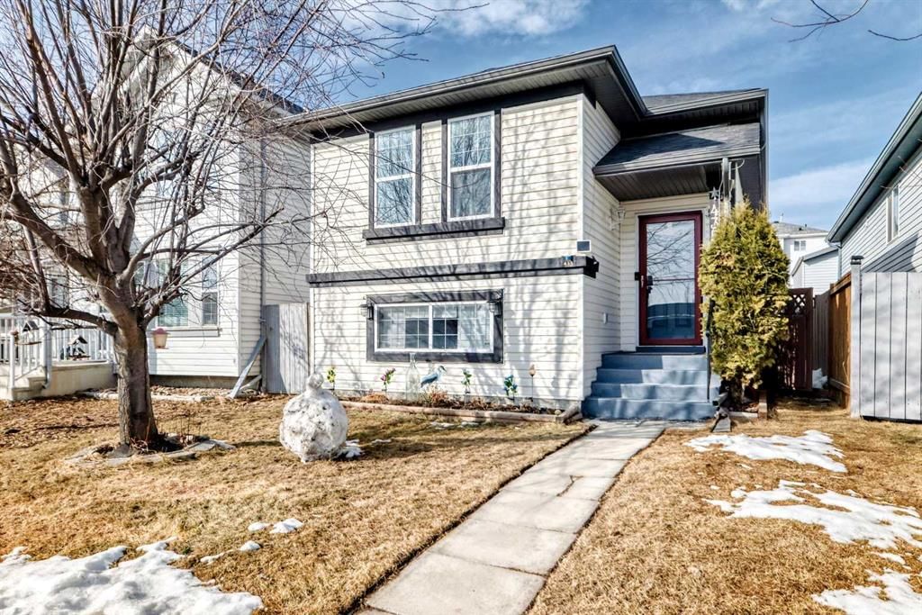 435 Coventry Road NE, Calgary — main listing photo