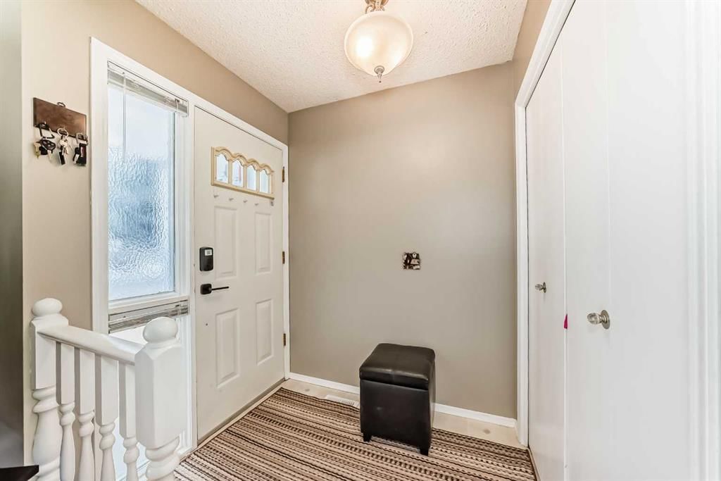 16272 5 Street SW, Calgary — photo 4 of 36