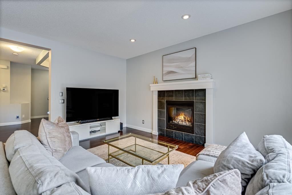 26 Auburn Glen Circle SE, Calgary — photo 4 of 42