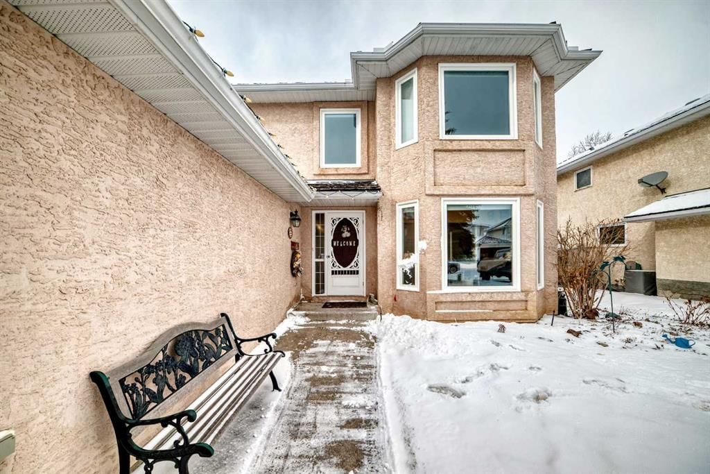 107 Hawkmount Heights NW, Calgary — photo 2 of 47