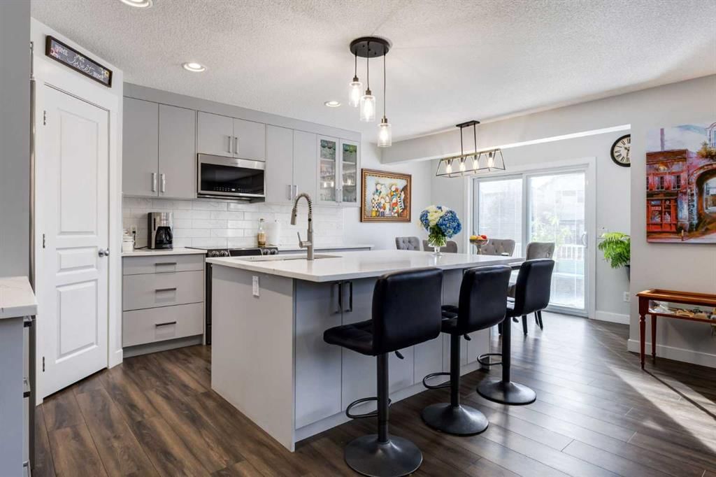 202 Tuscany Vista Point NW, Calgary — main listing photo