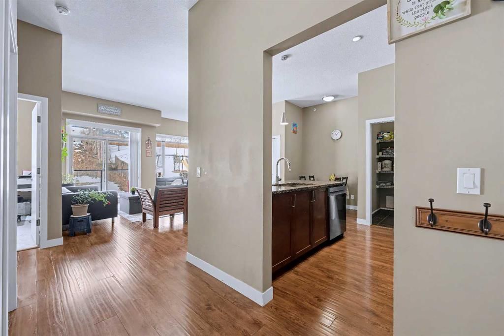 417, 4303 1 Street NE, Calgary — photo 5 of 33