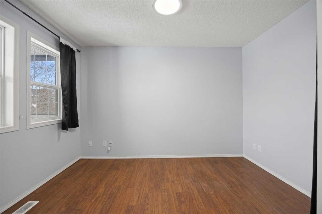 69 Everglen Way SW, Calgary — photo 5 of 49