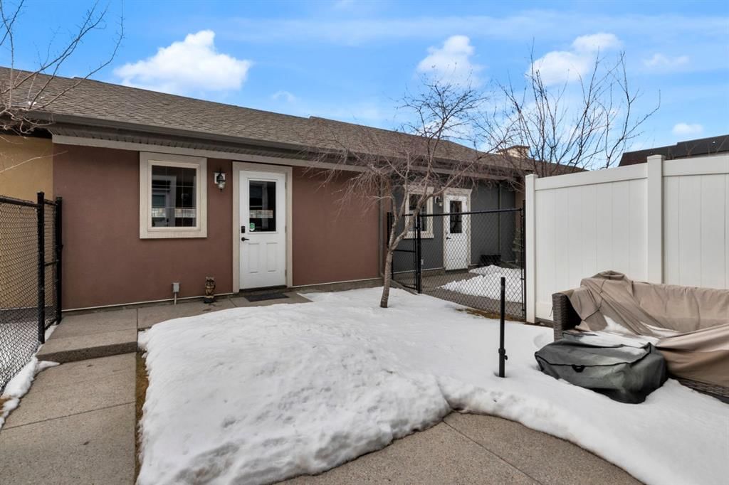 376 Quarry Park Boulevard SE, Calgary — photo 4 of 44