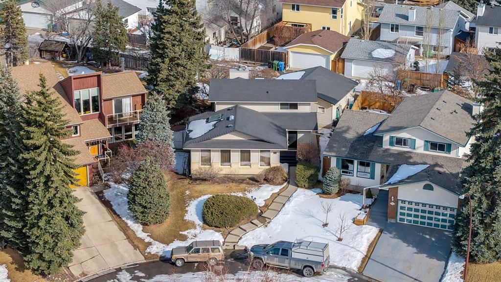 20 Woodbrook Place SW, Calgary — photo 2 of 36