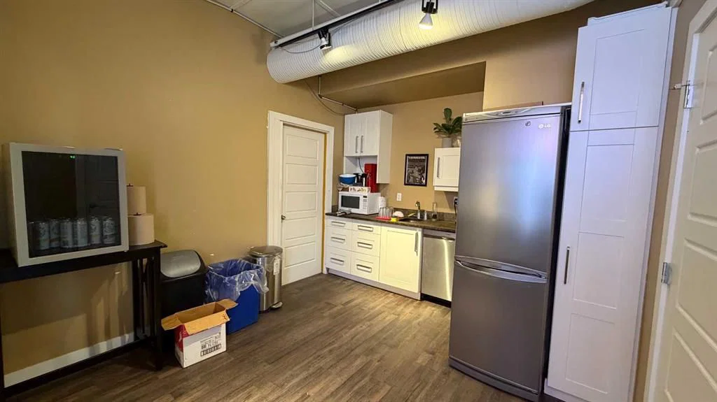1415 & 1417 9 Avenue SE, Calgary — photo 5 of 17