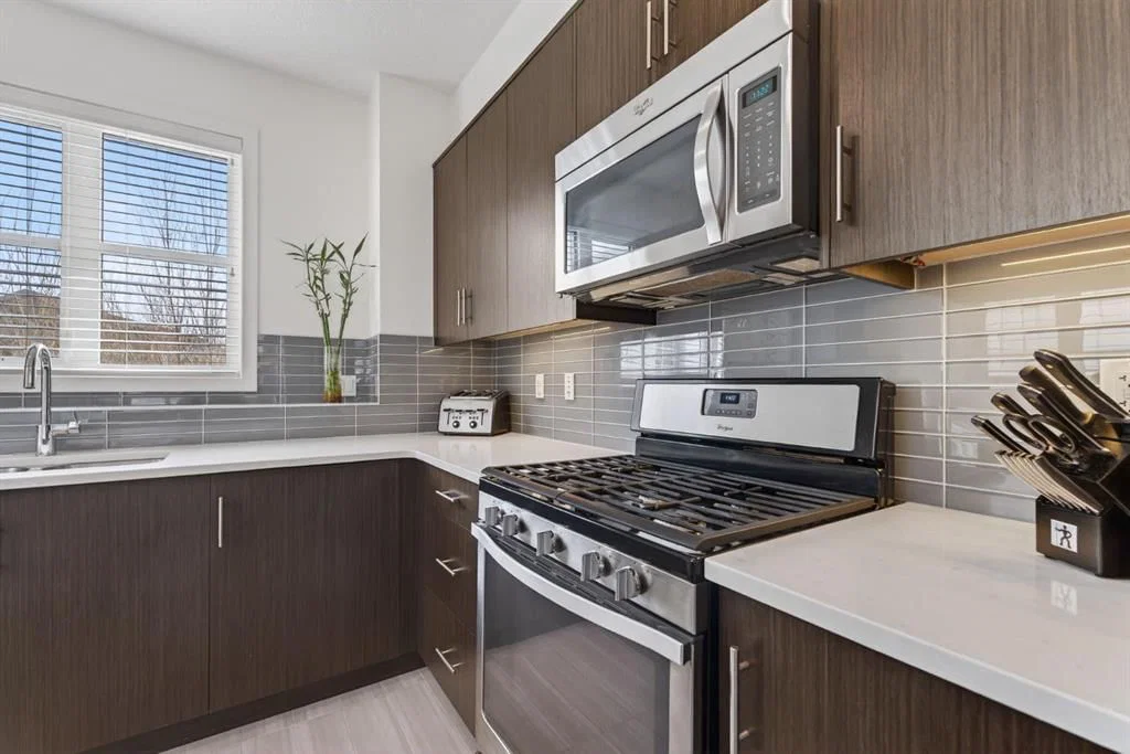 252 Walden Path SE, Calgary — photo 4 of 42