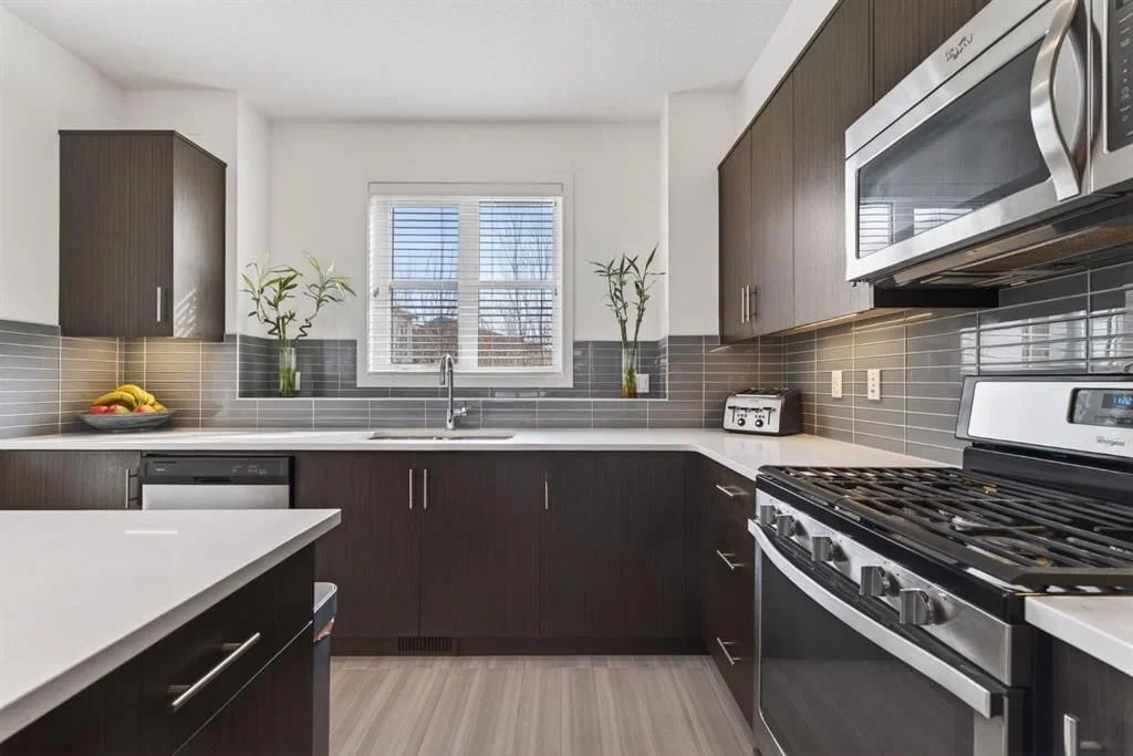 252 Walden Path SE, Calgary — photo 5 of 42