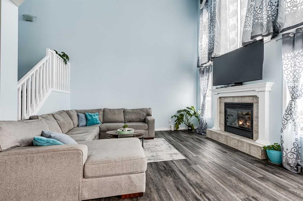 94 New Brighton Circle SE, Calgary — photo 2 of 40