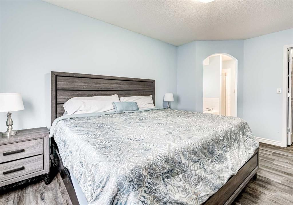 94 New Brighton Circle SE, Calgary — photo 5 of 40