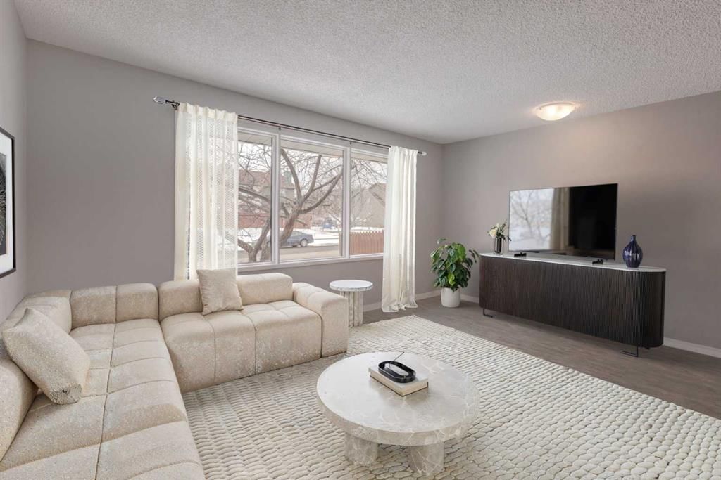 2452 38 Street NE, Calgary — photo 3 of 33
