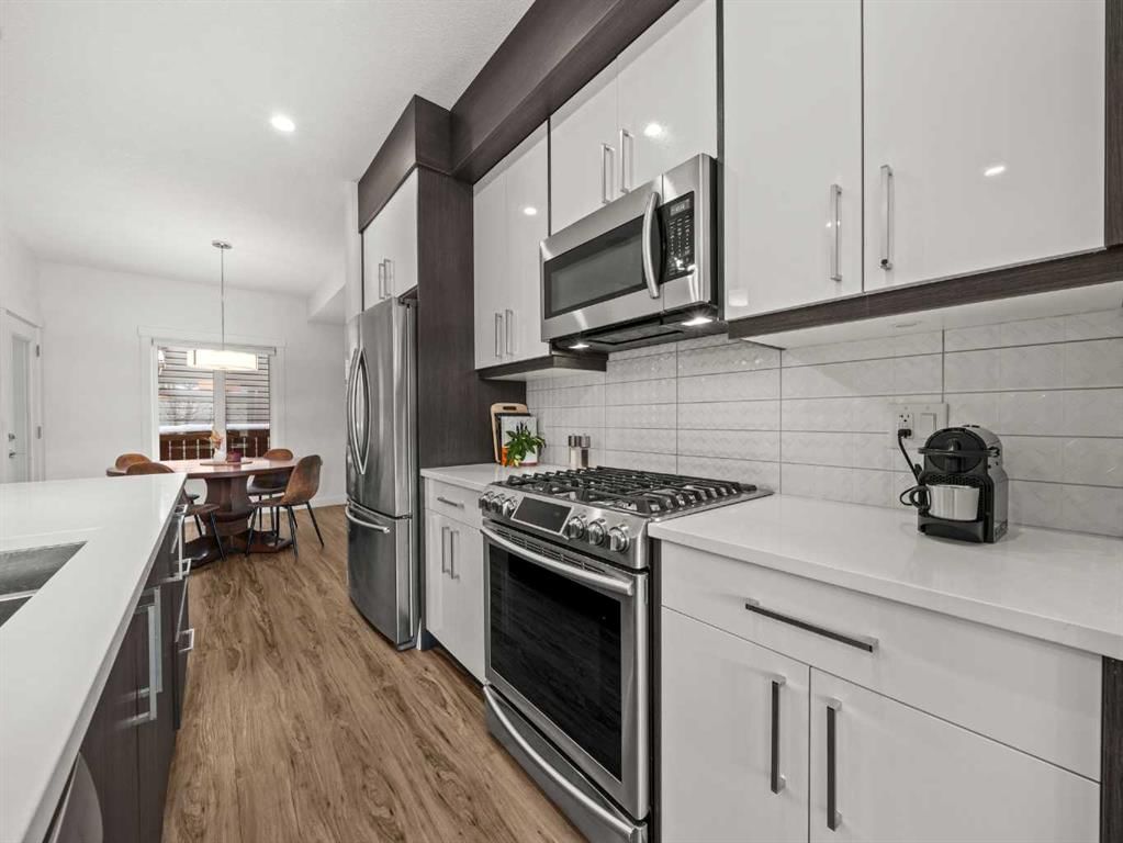 1883 47 Street NW, Calgary — photo 4 of 48
