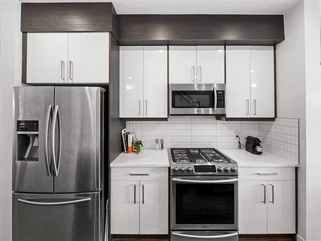 1883 47 Street NW, Calgary — photo 5 of 48