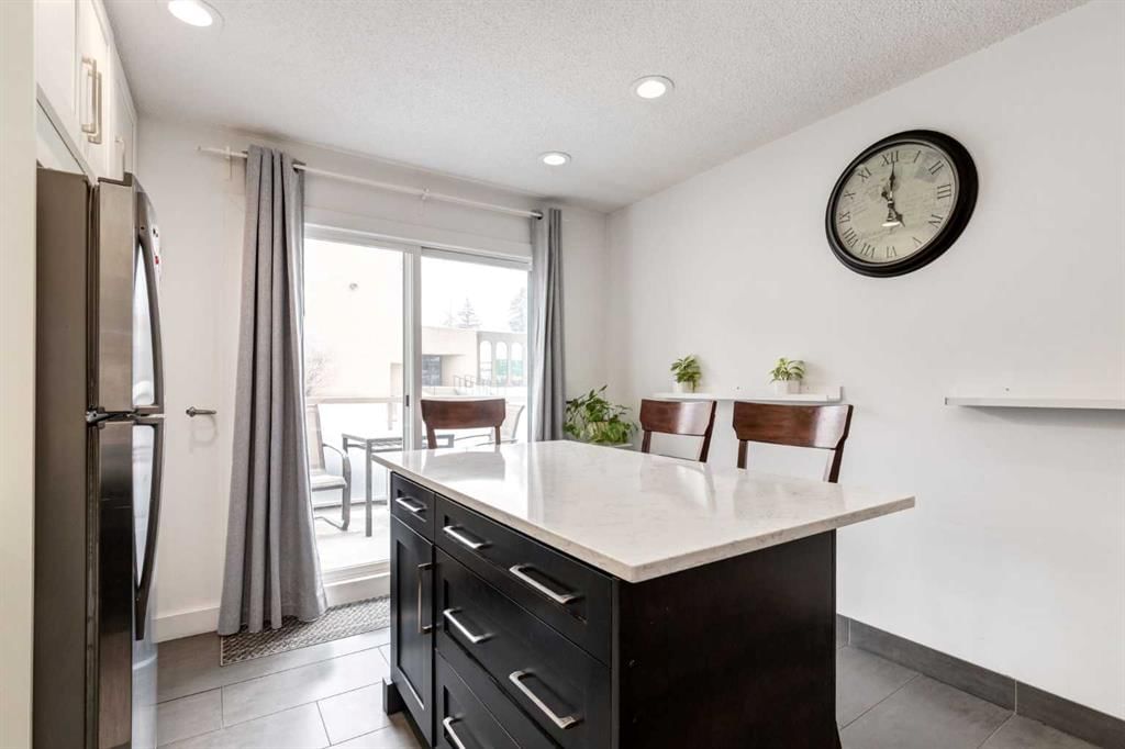 104, 1305 Glenmore Trail SW, Calgary — photo 5 of 32