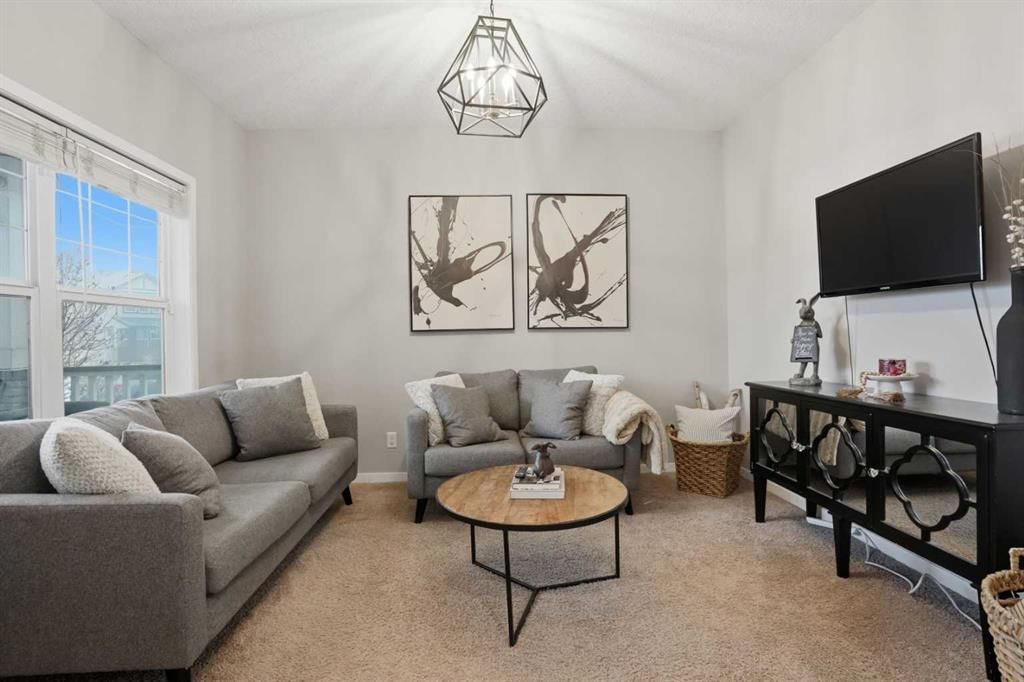 119 Prestwick Terrace SE, Calgary — photo 5 of 46