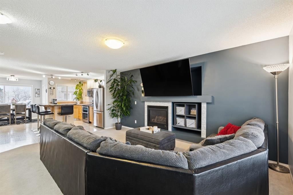 67 Copperfield Rise SE, Calgary — photo 2 of 21
