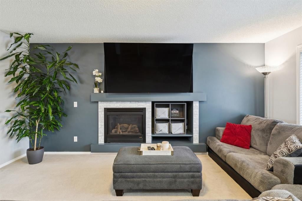 67 Copperfield Rise SE, Calgary — photo 3 of 21