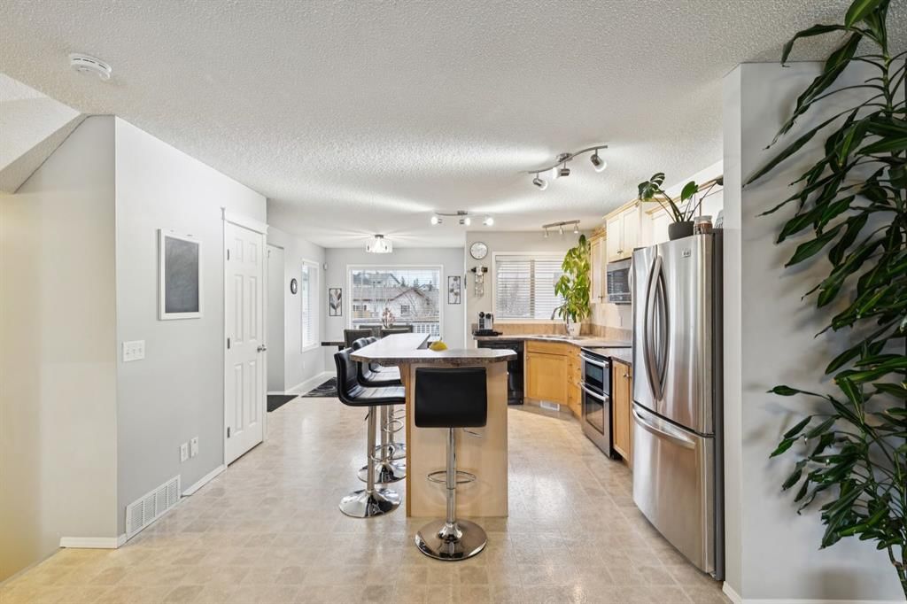 67 Copperfield Rise SE, Calgary — photo 5 of 21