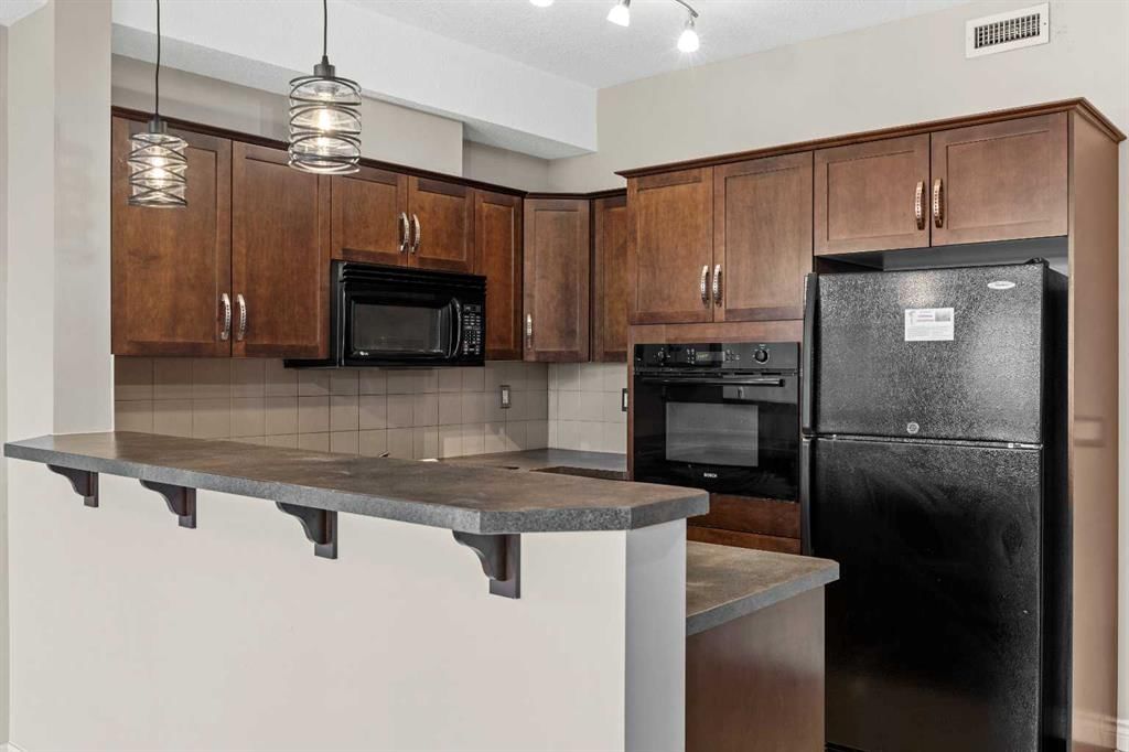 454, 26 Val Gardena View SW, Calgary — photo 4 of 32