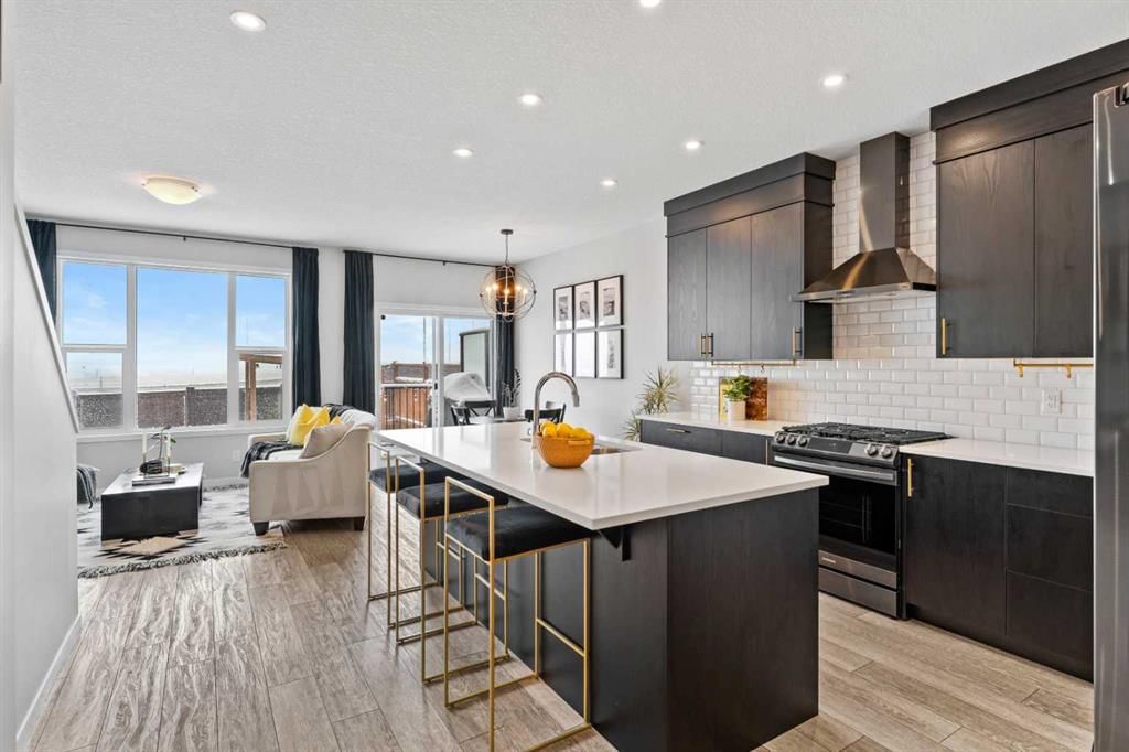 824 Seton Circle SE, Calgary — photo 2 of 50
