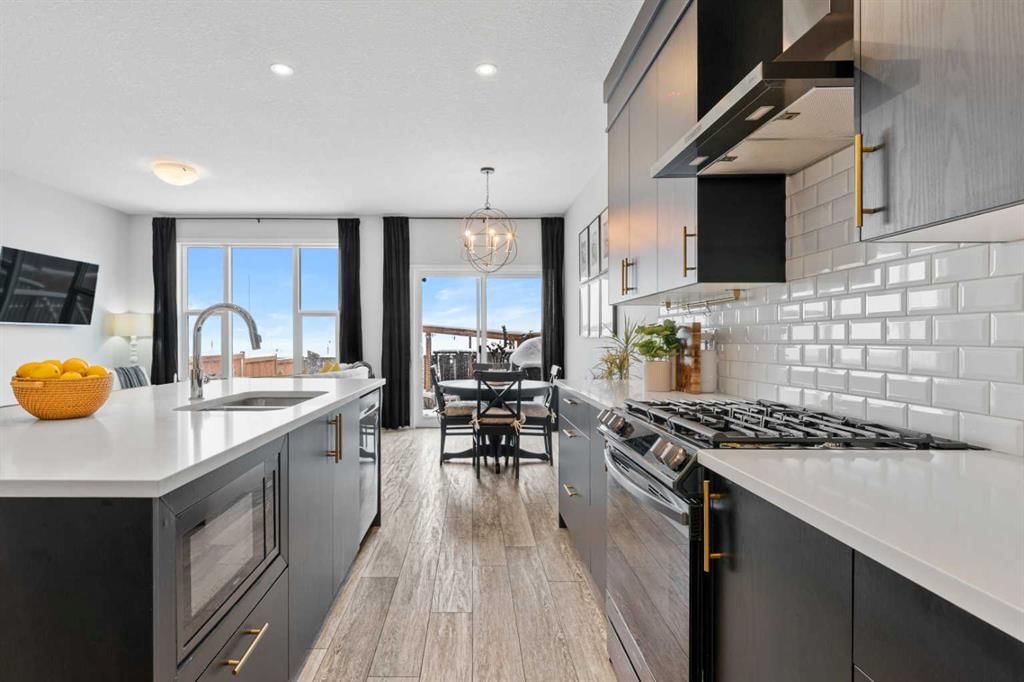 824 Seton Circle SE, Calgary — photo 3 of 50