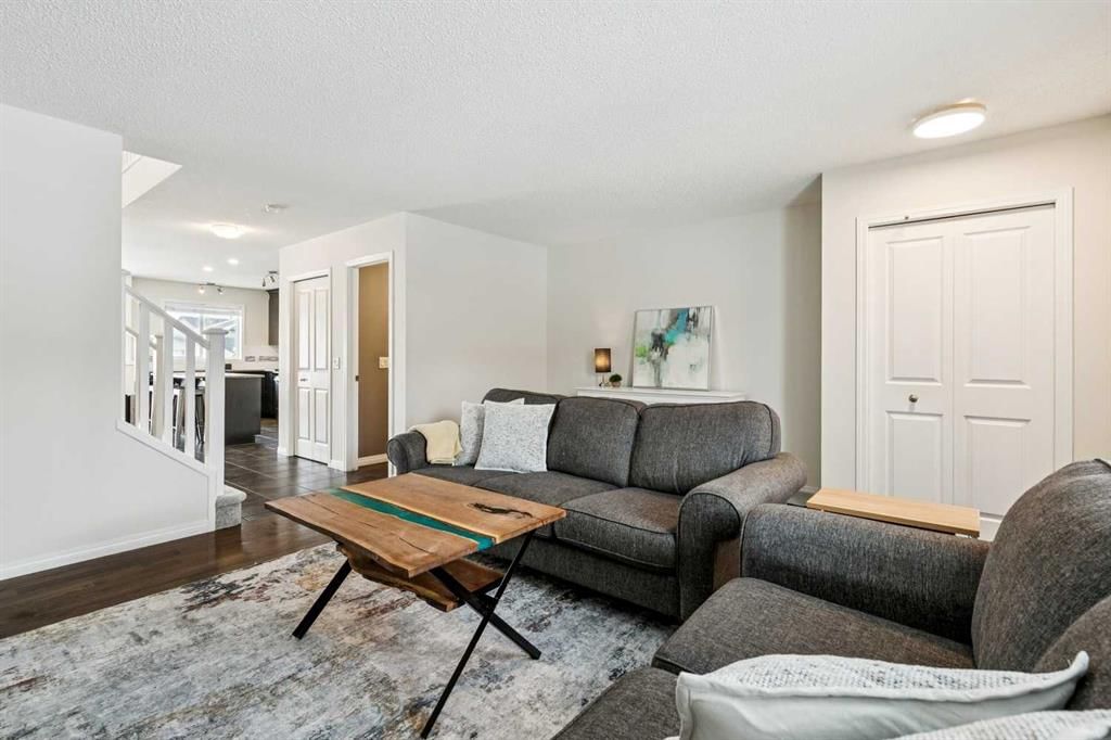 31 Elgin Meadows Park SE, Calgary — photo 5 of 38