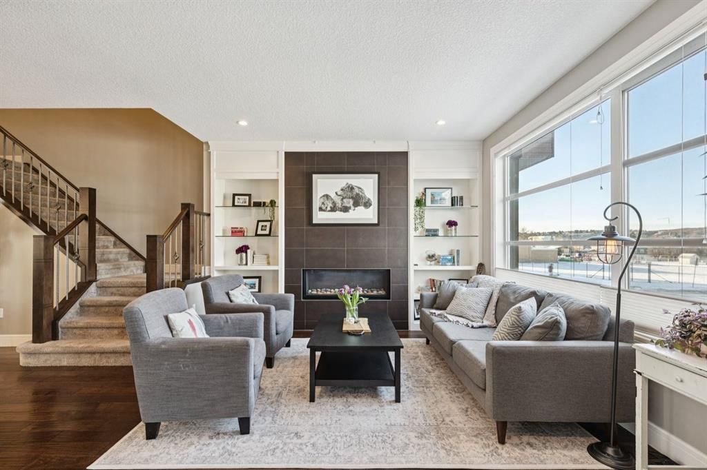 4804 21 Avenue NW, Calgary — main listing photo