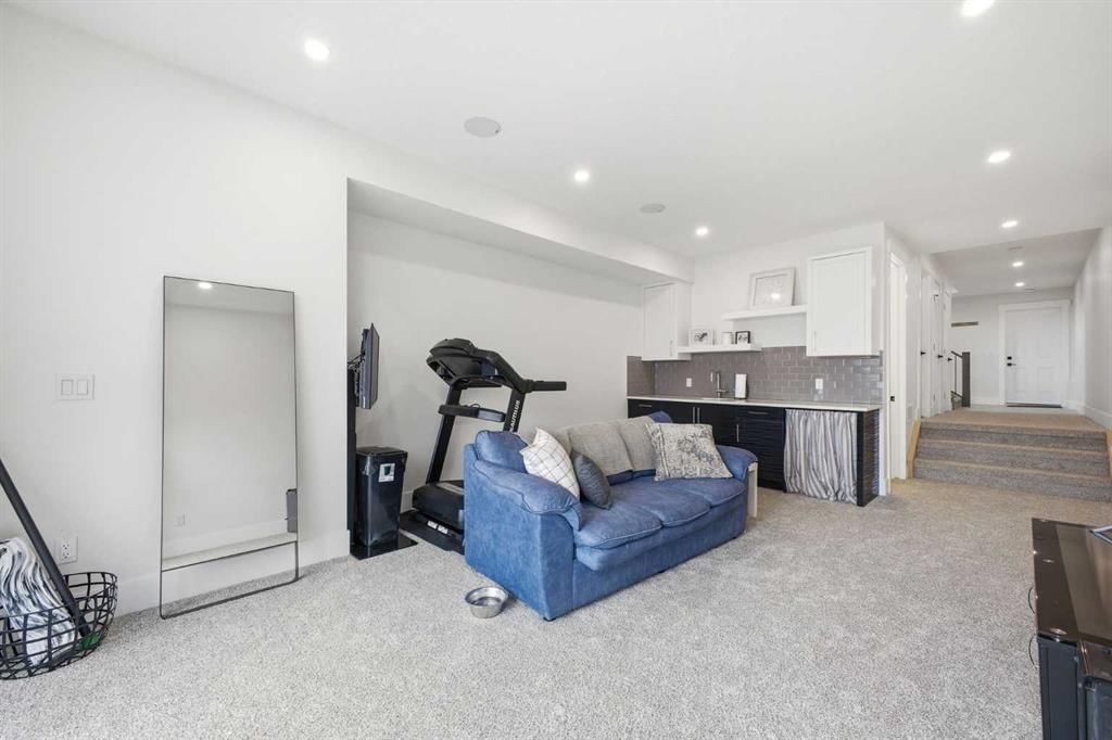 4124 Stanley Road SW, Calgary — photo 5 of 44