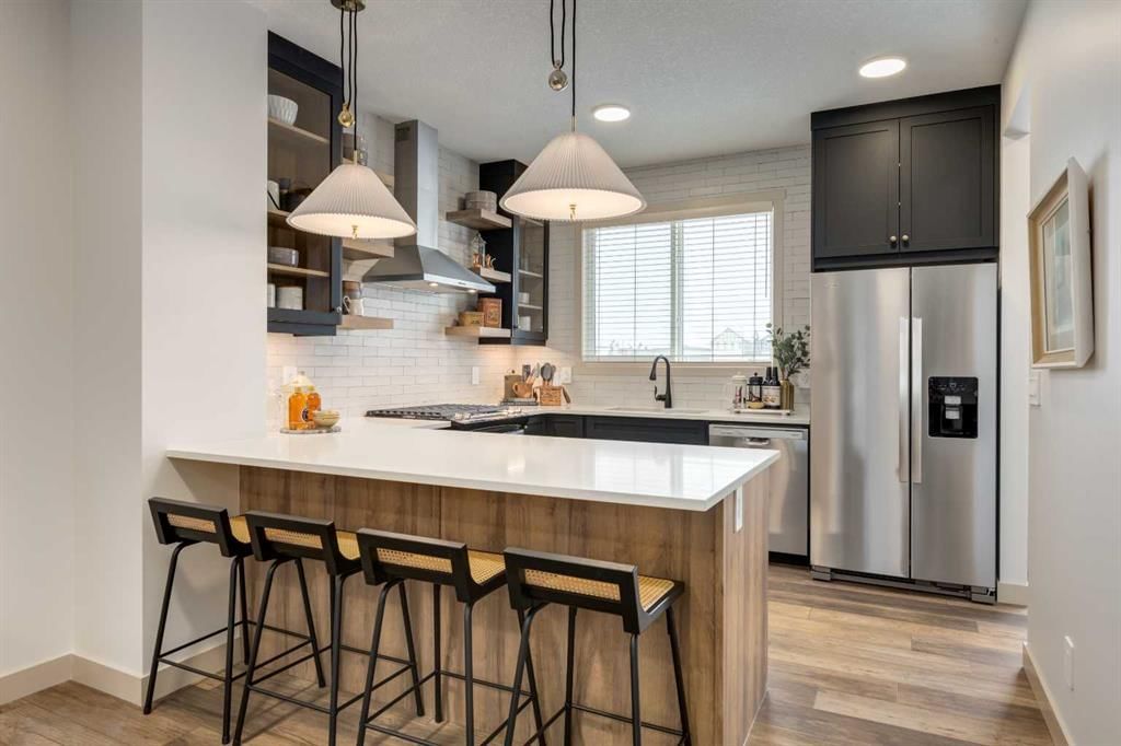 337 Creekside Drive SW, Calgary — main listing photo