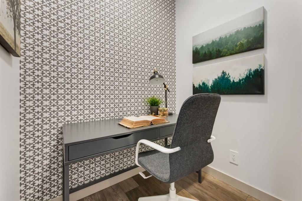 337 Creekside Drive SW, Calgary — photo 5 of 18