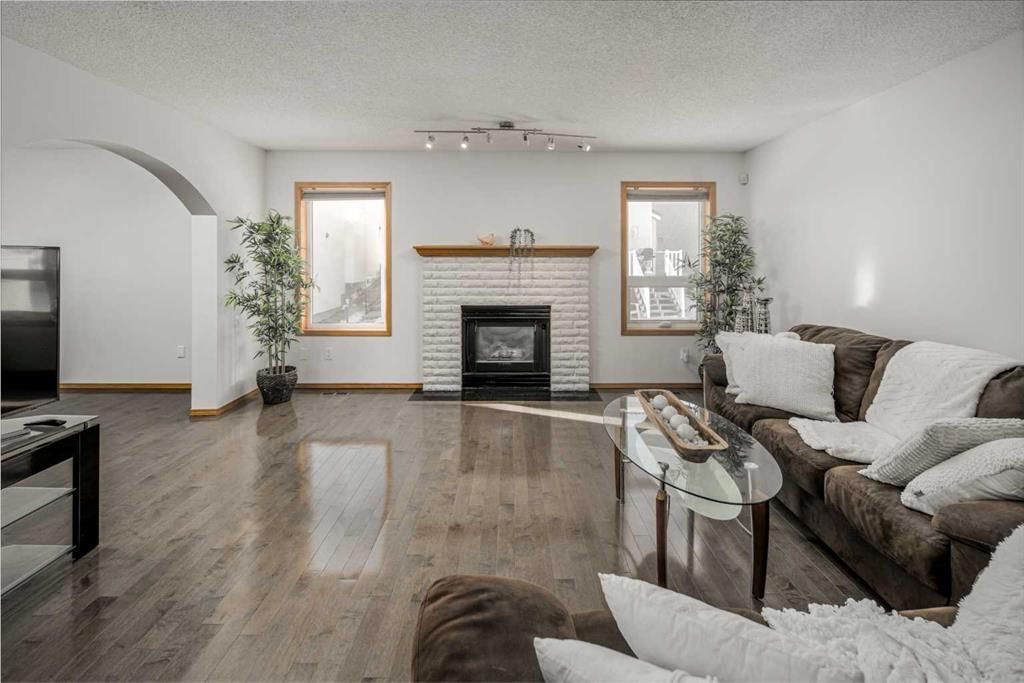 28 Hamptons Heath NW, Calgary — photo 3 of 47