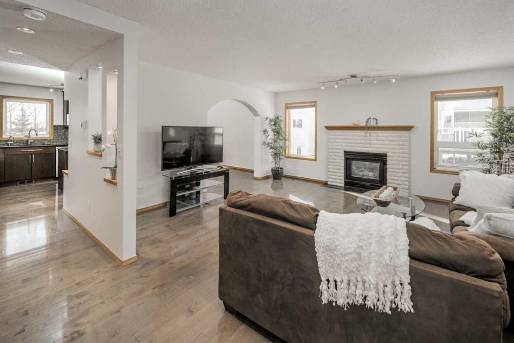 28 Hamptons Heath NW, Calgary — photo 4 of 47