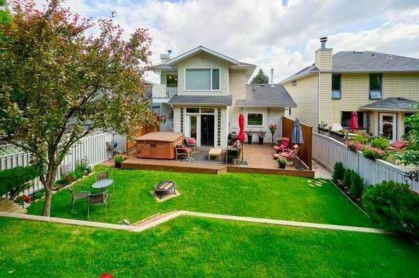 8535 33 Avenue NW, Calgary — photo 5 of 38