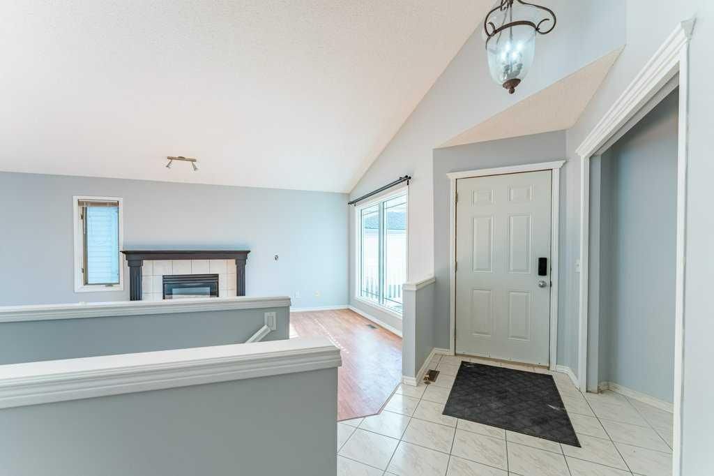 3606 Douglas Woods Heights SE, Calgary — photo 2 of 28