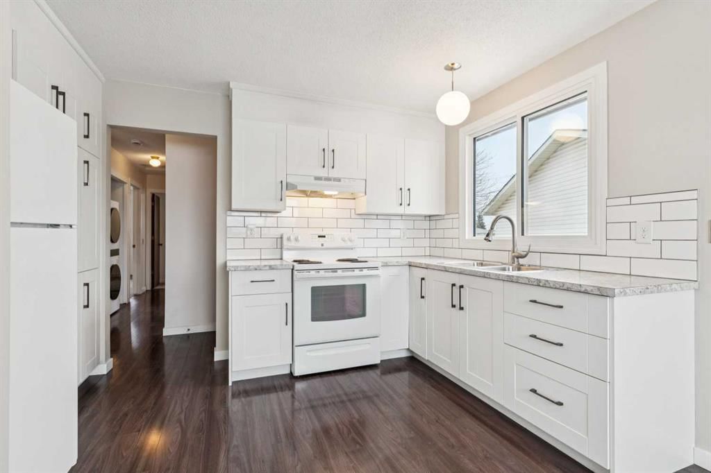 91 Fonda Green SE, Calgary — photo 2 of 32