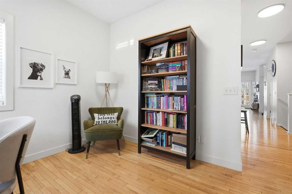150 Cougartown Circle SW, Calgary — photo 3 of 32