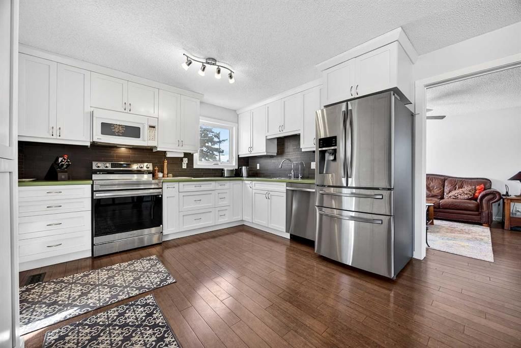 52 Dover Ridge Place SE, Calgary — photo 3 of 30