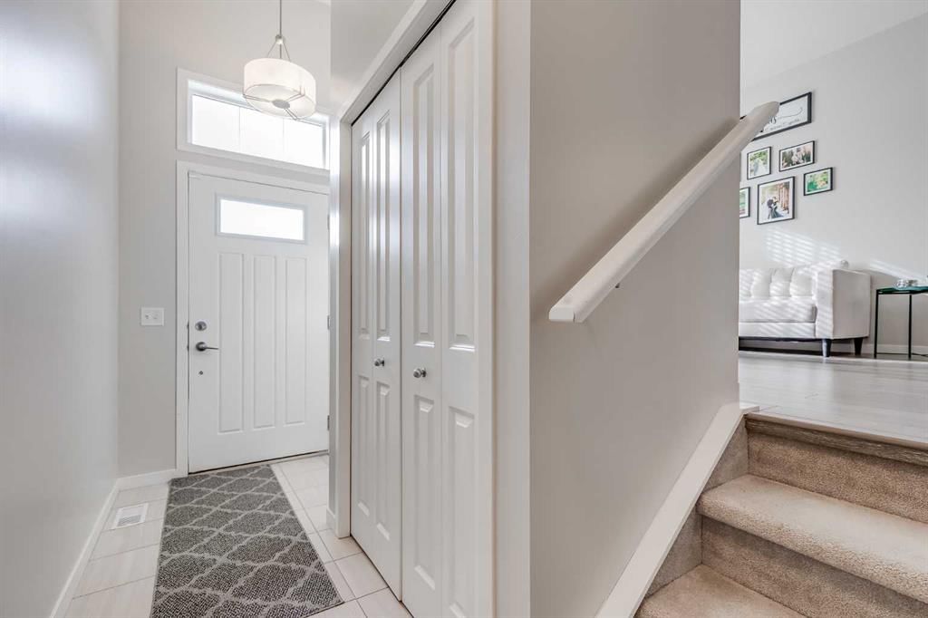 20 Copperpond Rise SE, Calgary — photo 3 of 29