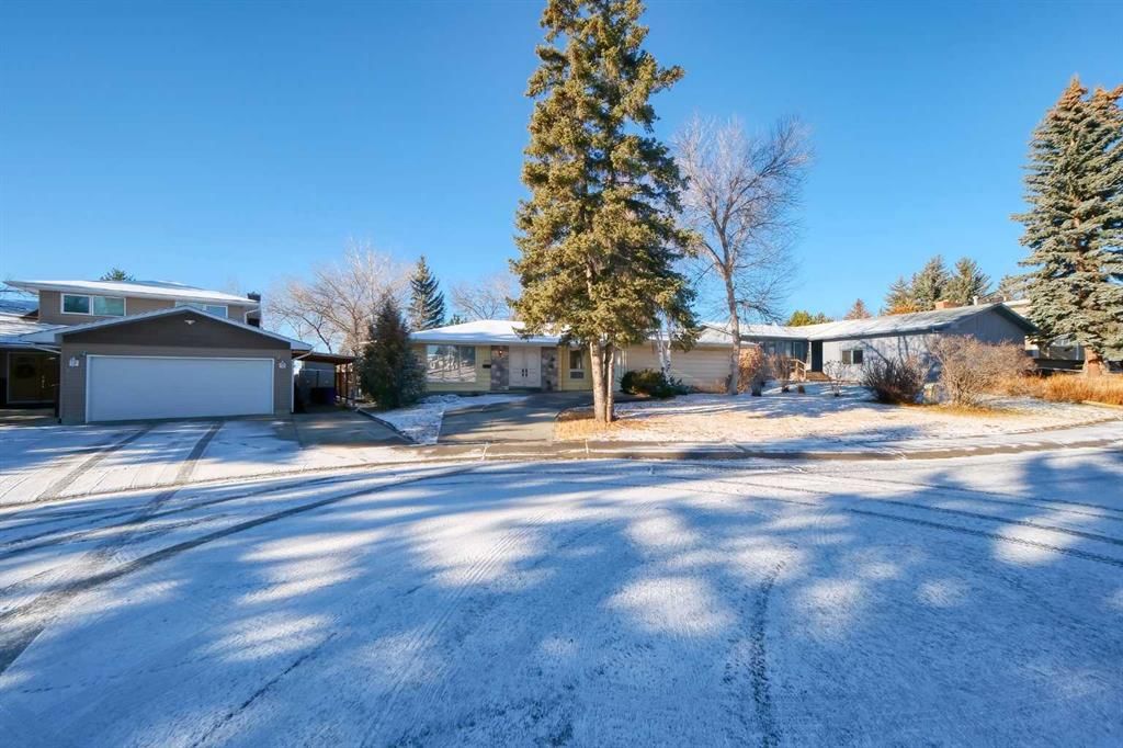 616 Dalmeny Hill NW, Calgary — photo 2 of 49