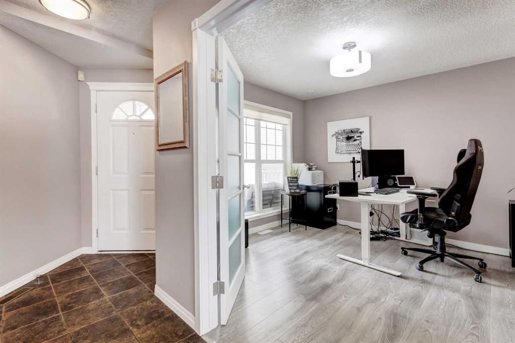 226 Cougarstone Gardens SW, Calgary — photo 3 of 48