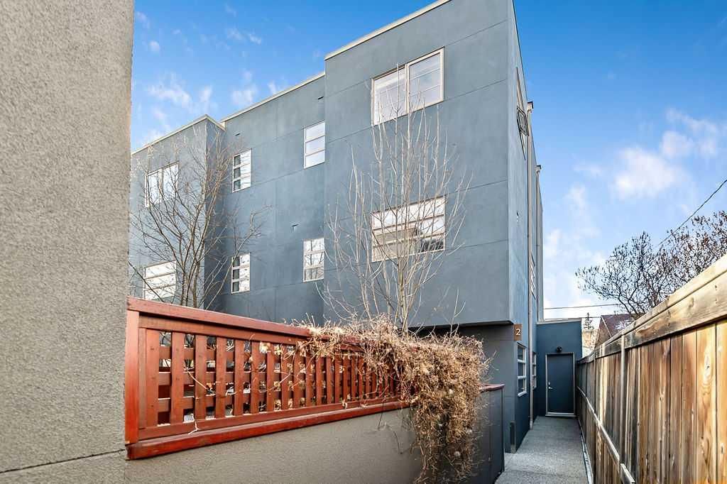 2, 1927 26A Street SW, Calgary — photo 2 of 40