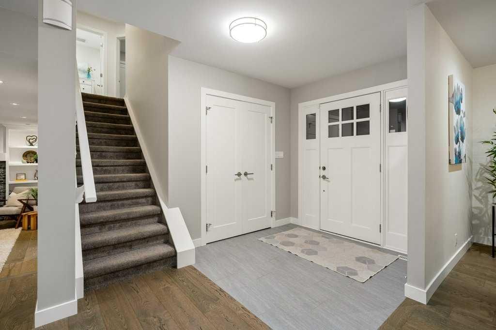619 Lake Moraine Way SE, Calgary — photo 4 of 50