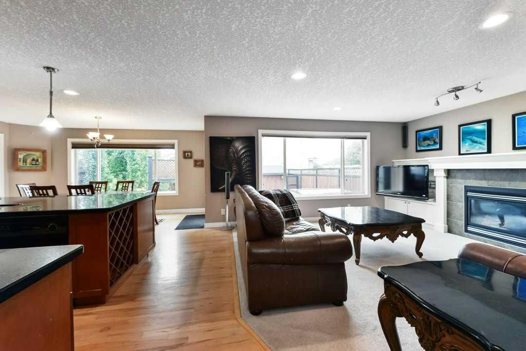 6 Royal Birkdale Court NW, Calgary — photo 2 of 40