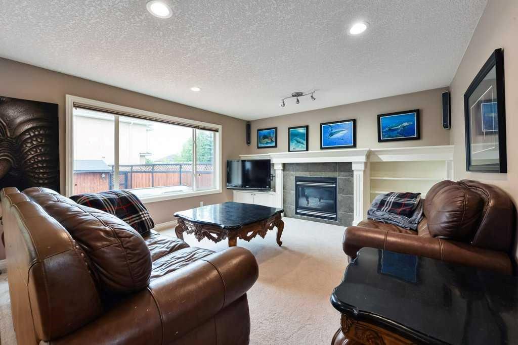 6 Royal Birkdale Court NW, Calgary — photo 3 of 40