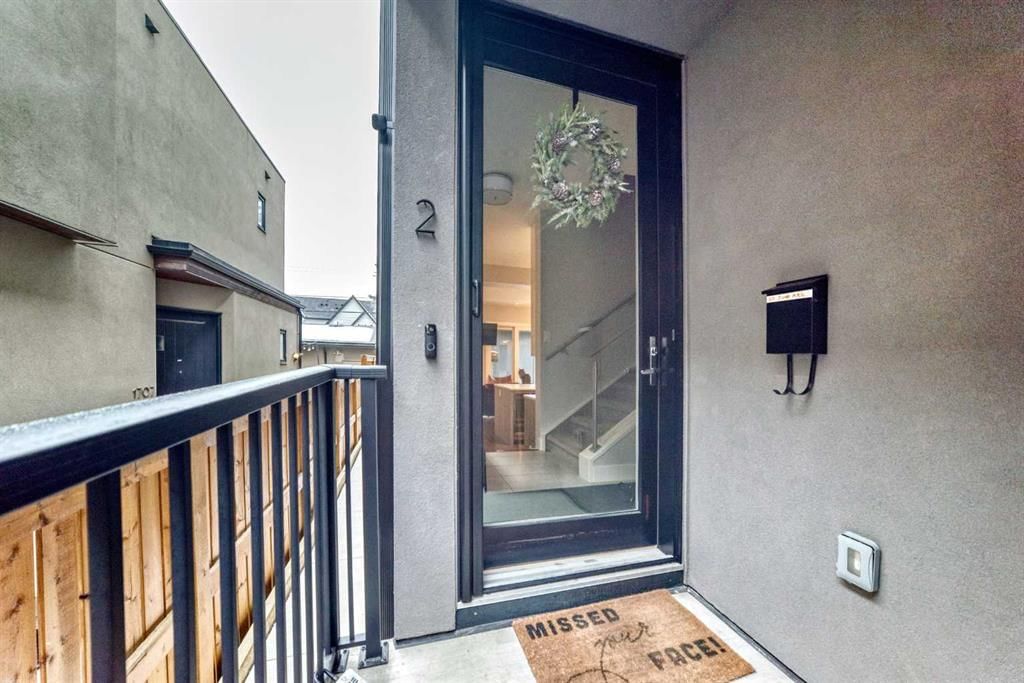 2, 1709 36 Avenue SW, Calgary — photo 2 of 48