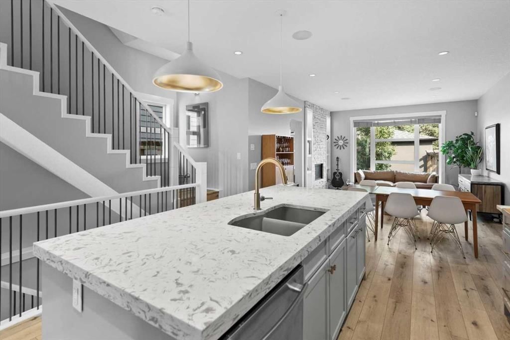2316 22 Street NW, Calgary — main listing photo