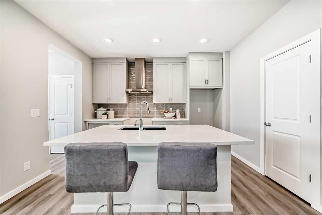 142 Sora Gardens SE, Calgary — photo 3 of 36